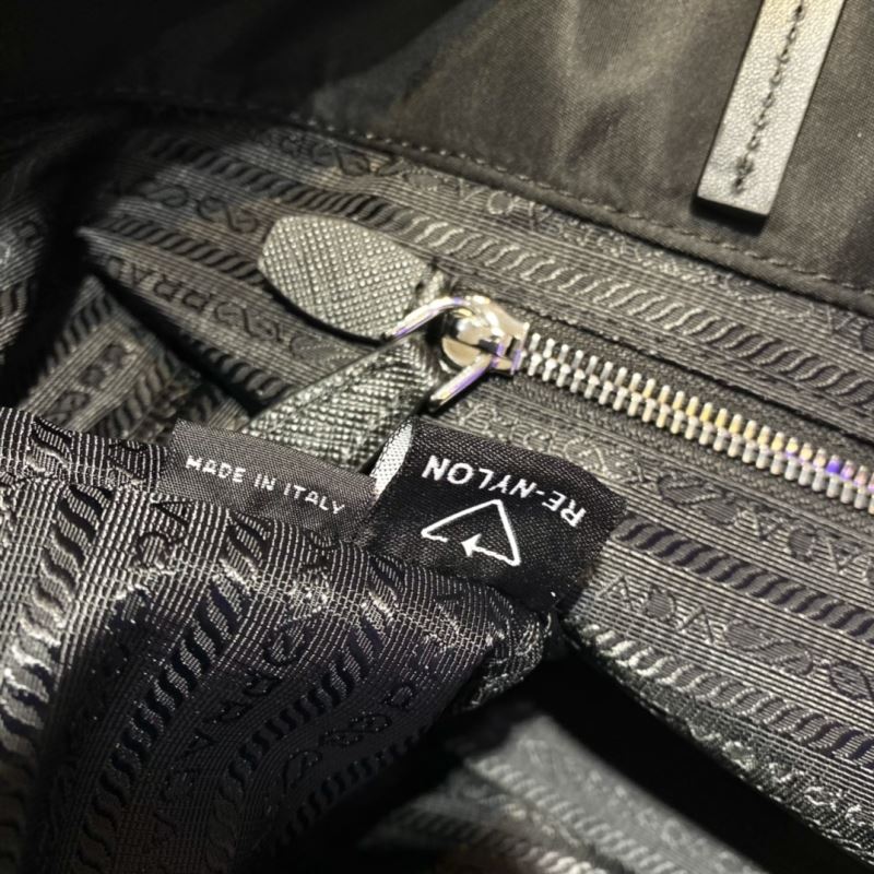 Pra*a tote bags